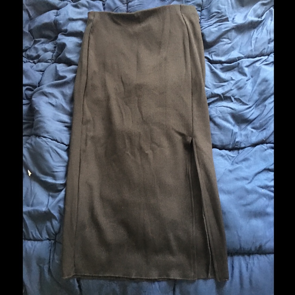 Slit Ribbed Midi Skirt